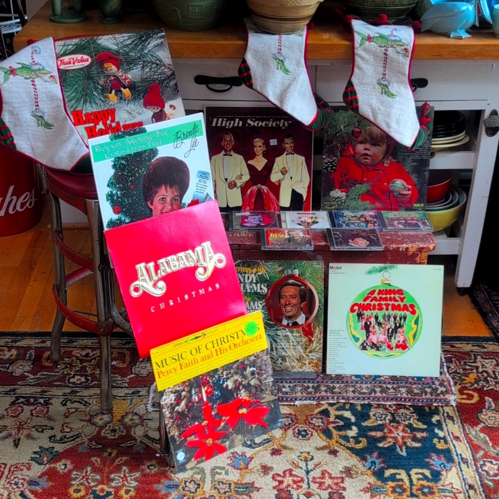 💥SOLD💥Vintage Vinyl Record's"Holiday Classics"CD's Total Of "18"